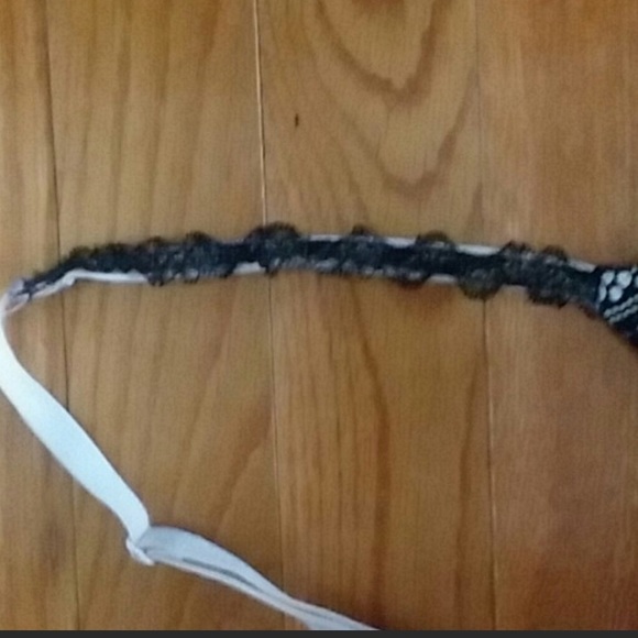 VS Lacy Push-Up Bra Size 34B - Picture 6 of 9